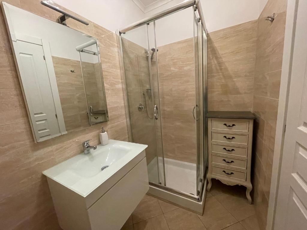 Leone Suite - 4