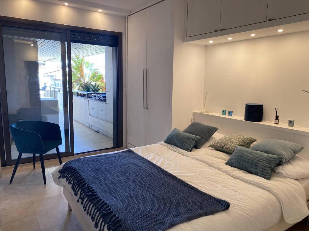 Cannes Croisette - Appartement 3 Pièces Résidence GRAY D'ALBION - 2
