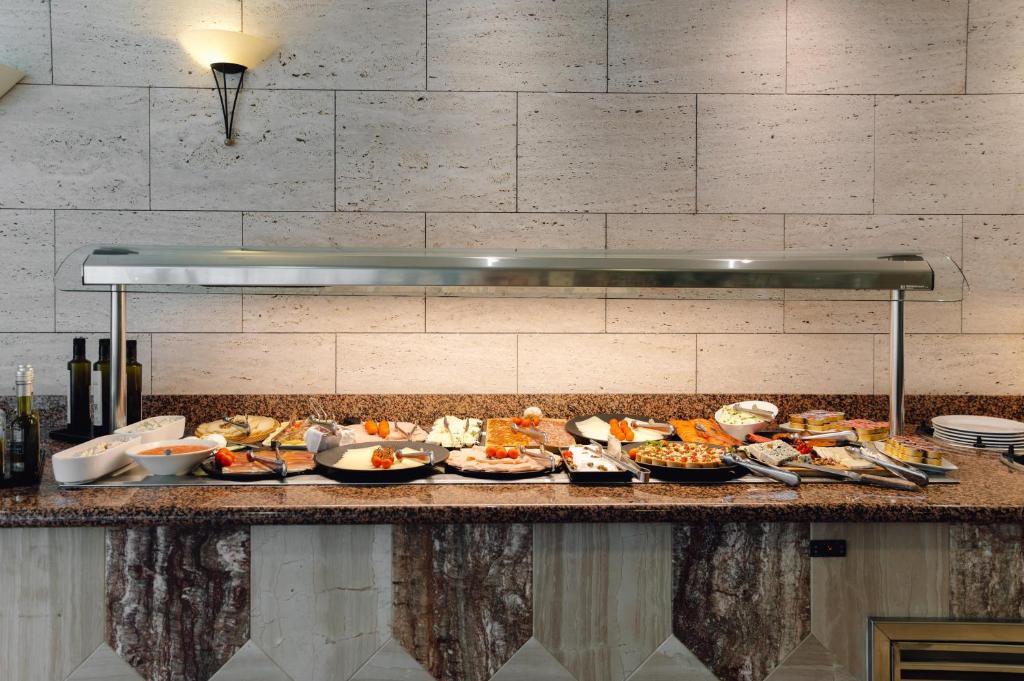 BLUESEA Paraiso Beach - Adults Only — Restaurant & bars in Es Canar, Balearic Islands