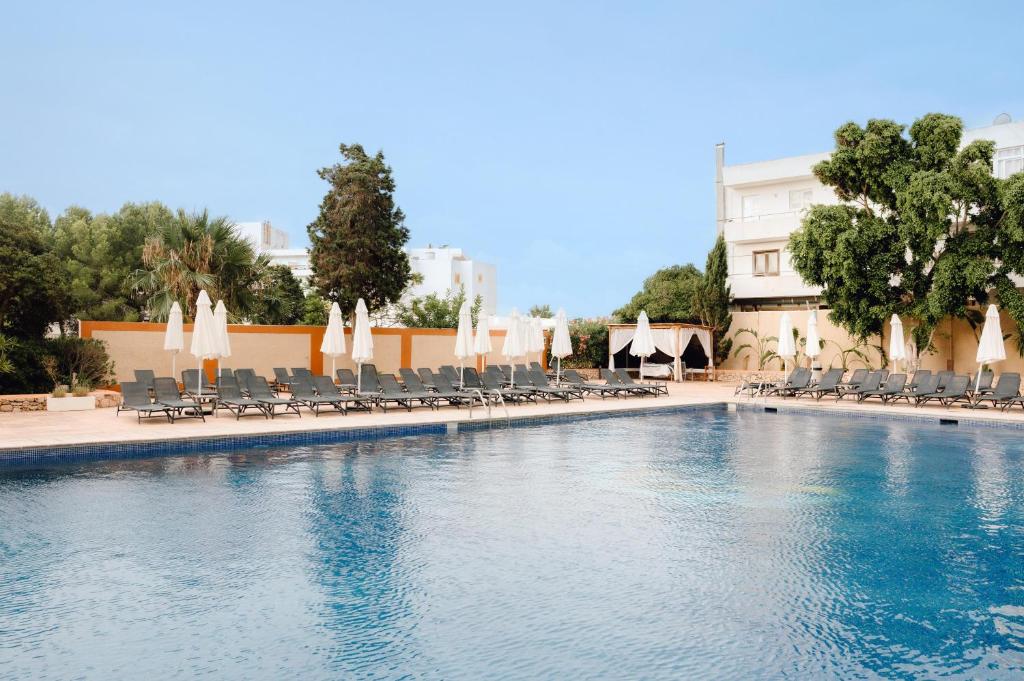 BLUESEA Salina Ex MD Atlantic — Swimming pool in Es Canar, Balearic Islands
