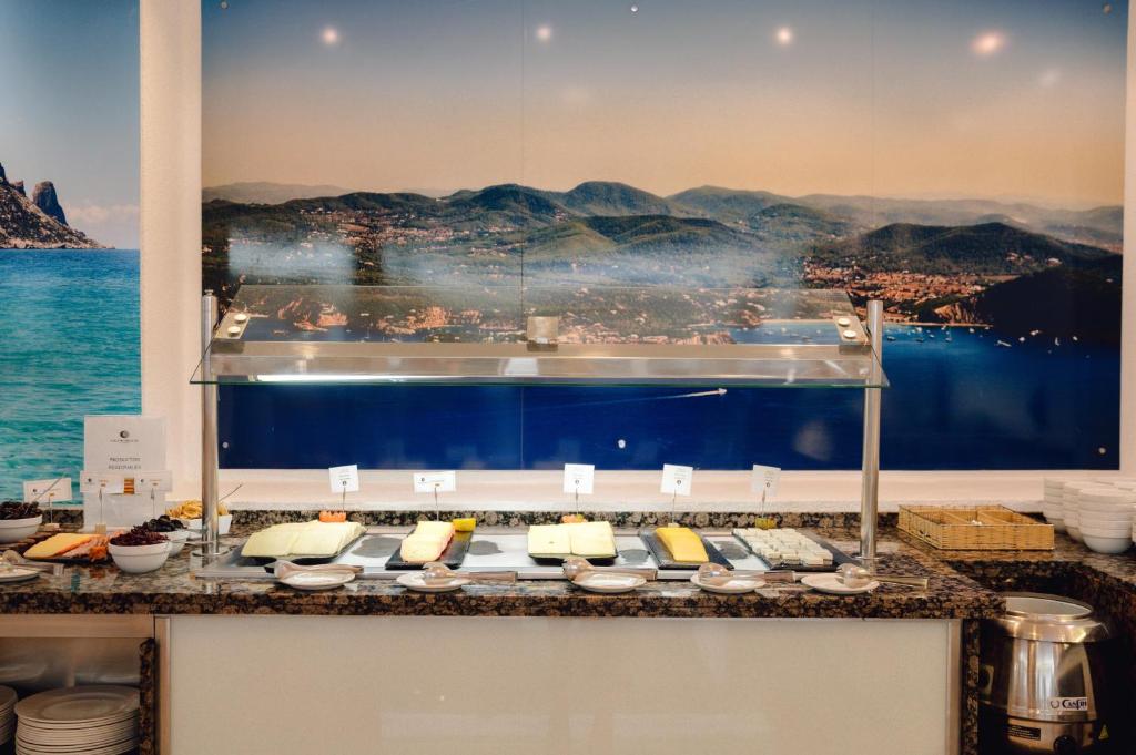 BLUESEA Salina Ex MD Atlantic — Restaurant & bars in Es Canar, Balearic Islands