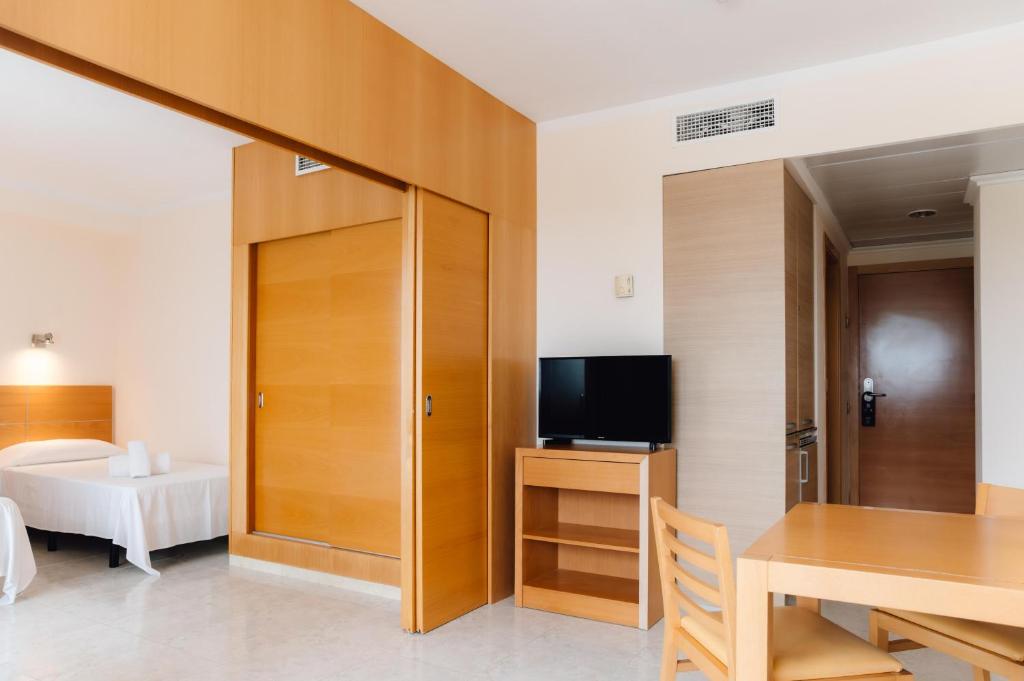 BLUESEA Salina Ex MD Atlantic — Hotel rooms in Es Canar, Balearic Islands