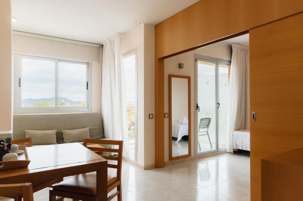BLUESEA Salina Ex MD Atlantic — Hotel rooms in Es Canar, Balearic Islands