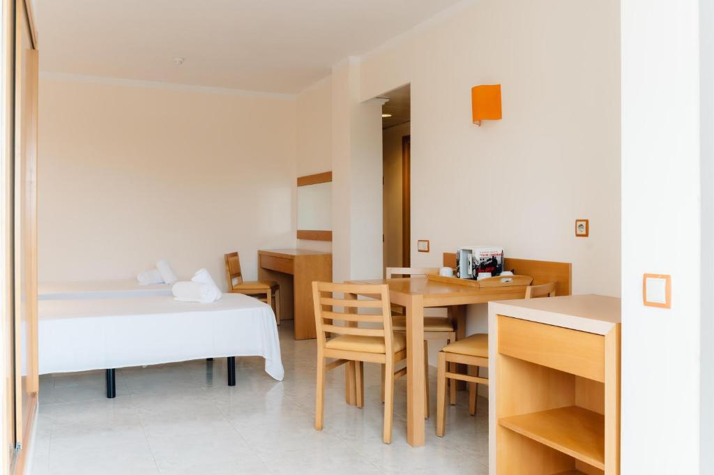 BLUESEA Salina Ex MD Atlantic — Hotel rooms in Es Canar, Balearic Islands