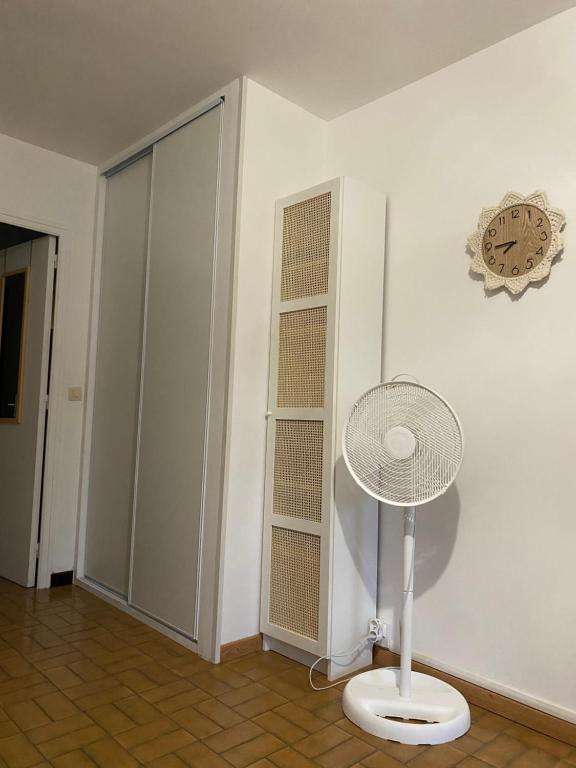 studio cabine rénové dans résidence tranquille ,au calme,200m de la mer avec parking privé - 5
