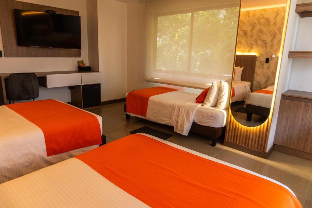 Hotel Pinares Plaza - 2