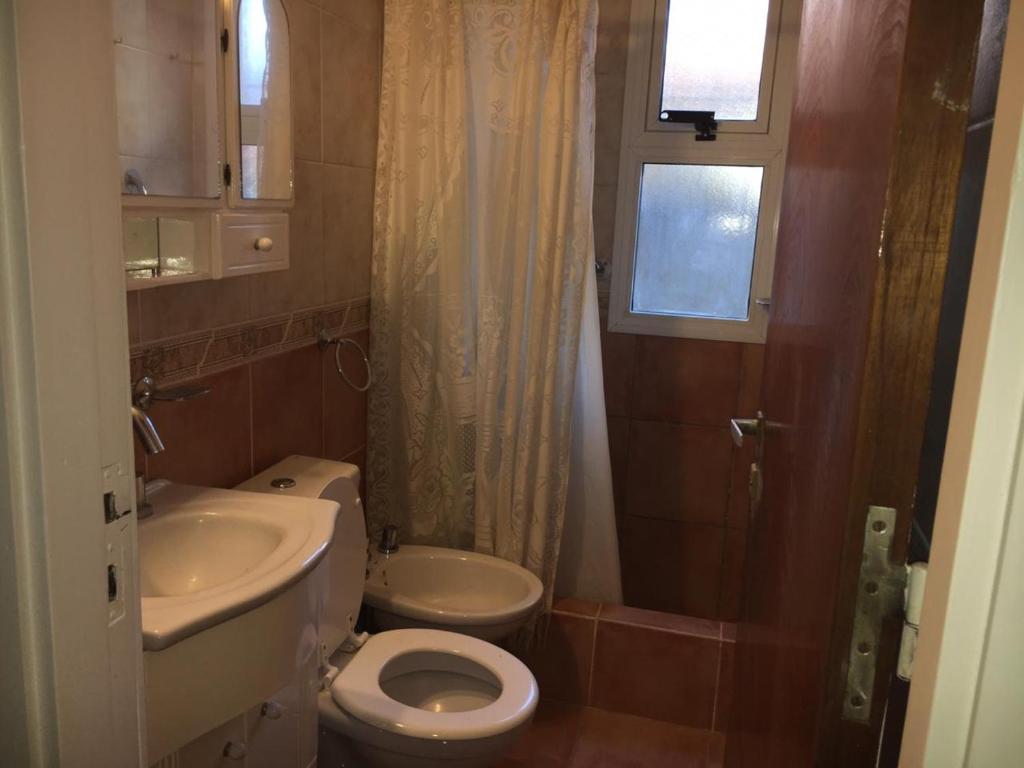 Cálido dpto de 2 ambientes con parrilla y cochera en zona residencial de Punta Mogotes - 2