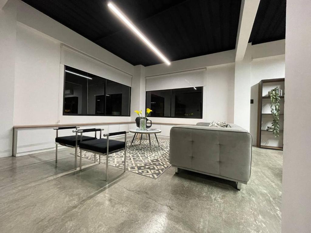 Modern and beautiful 3BD Industrial Loft in Lomas - 5