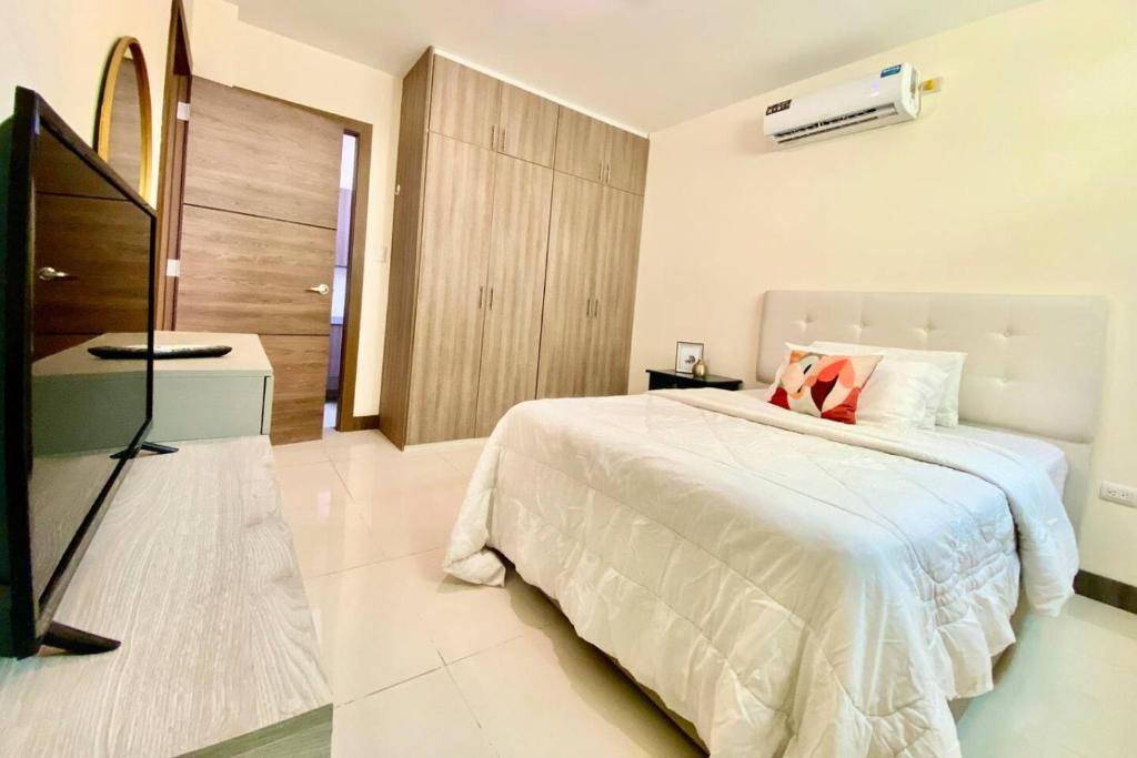 Lovely 2BD City Condo with parking - 3