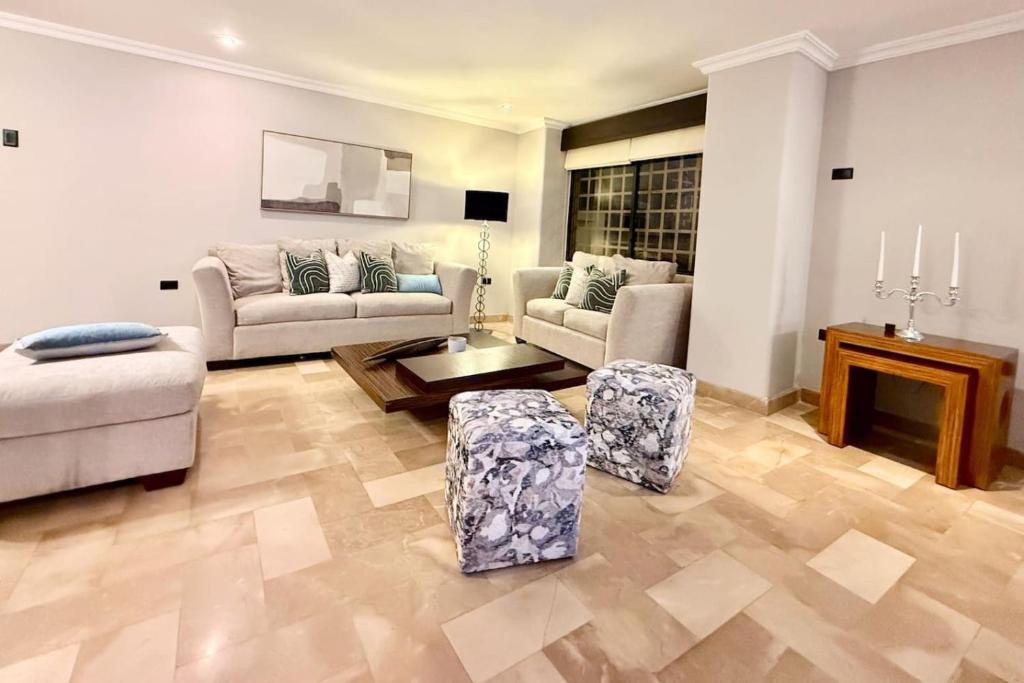 Large Apt in Lomas Urdesa with BBQ and Parking - 1