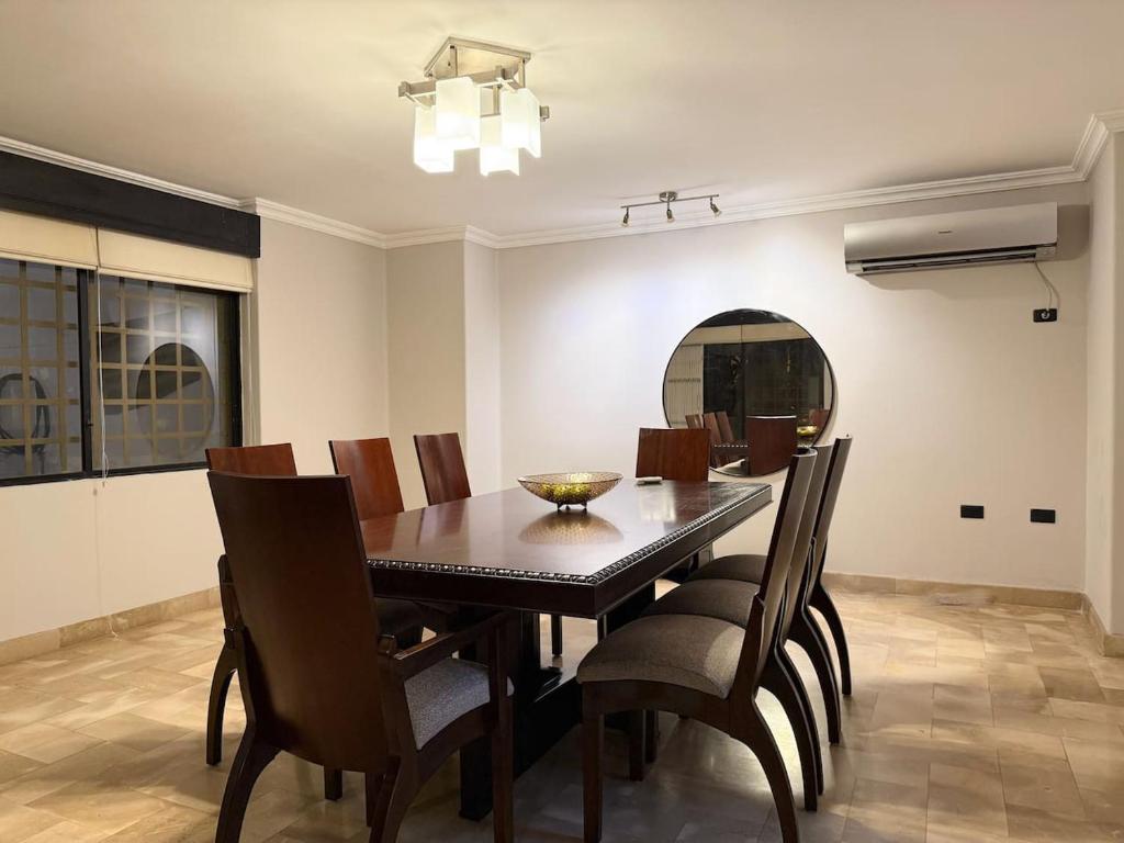 Large Apt in Lomas Urdesa with BBQ and Parking - 2