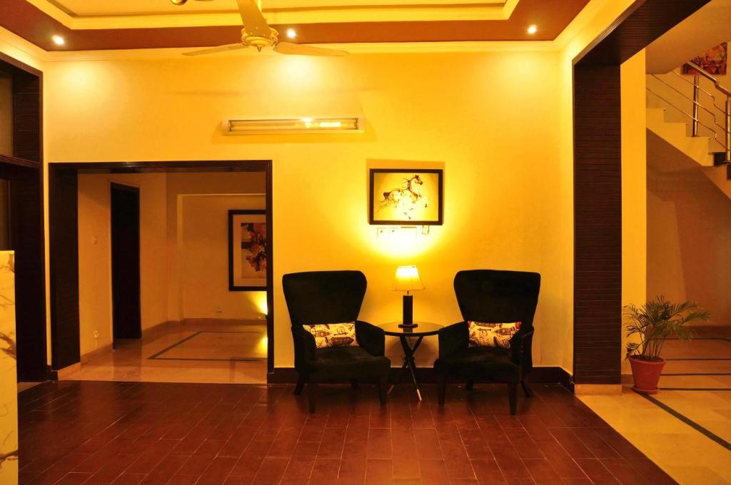 Reina Boutique Hotel G6 フロント・ロビー