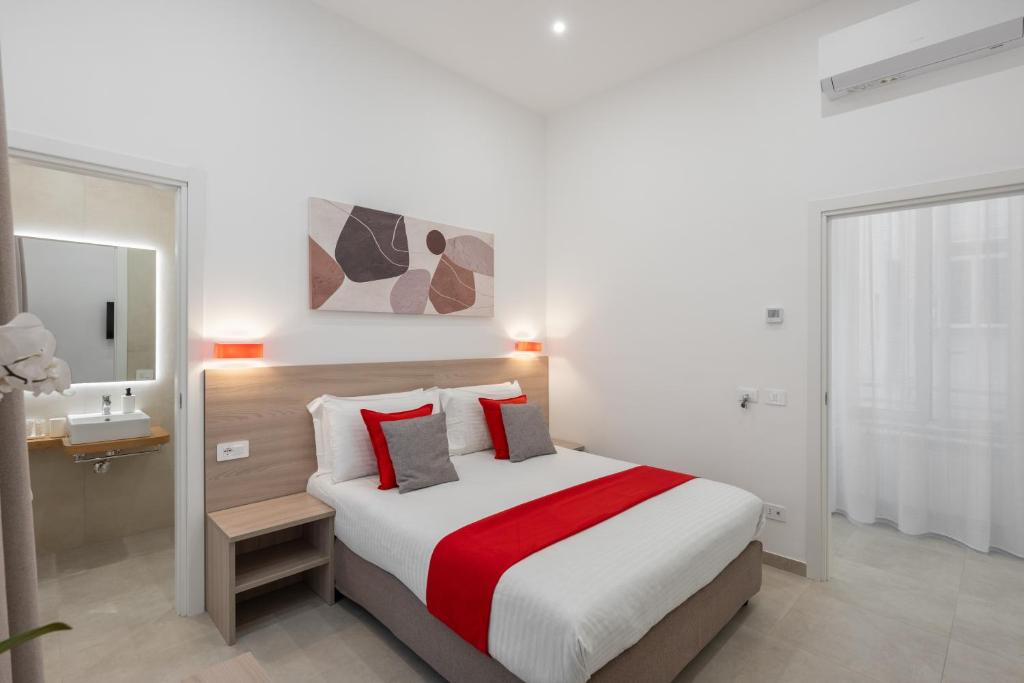 Molly Rooms - 1
