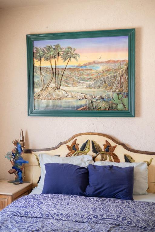2BR stay with patio & open-air dining - 5