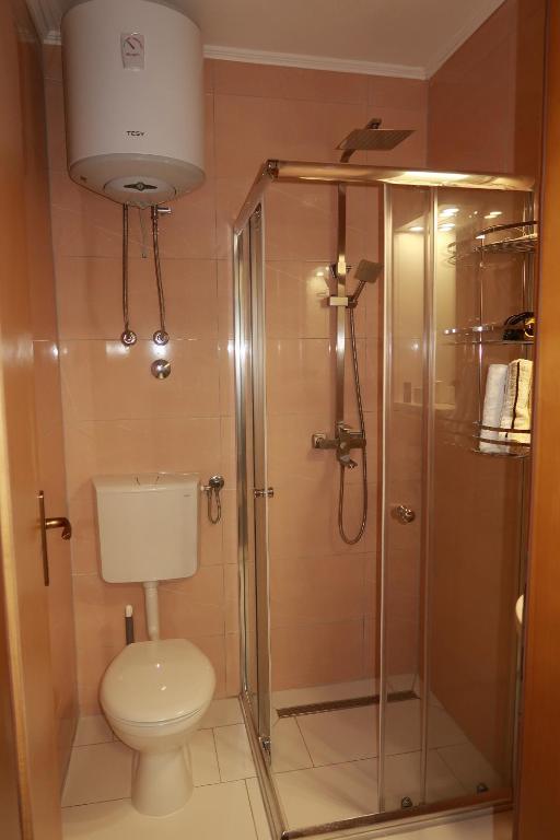 Two Bedroom Apartment in Mostar with Terrace & View - 5