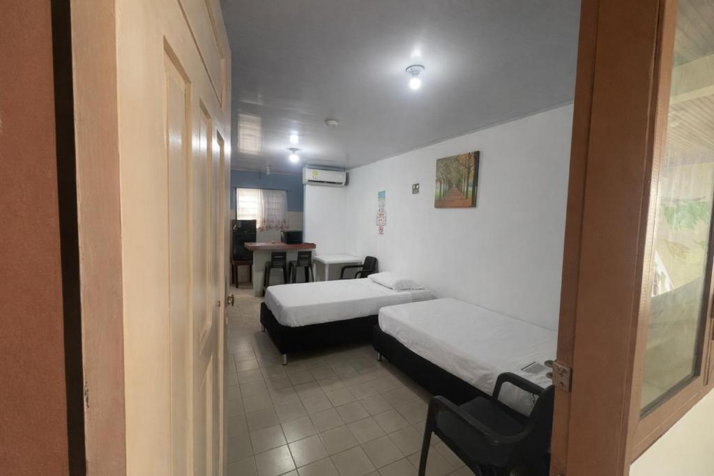 Bread Fruit Lodge - 3