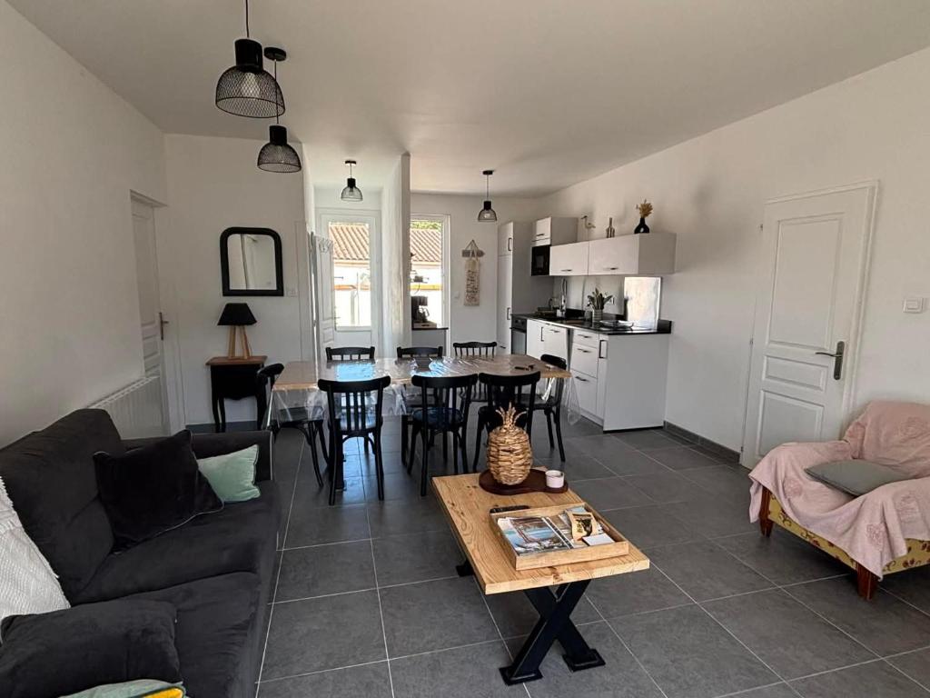 Maison de vacances pour 8 pers, 300m de la plage, parking, Sainte Anne - FR-1-194-357 - 5