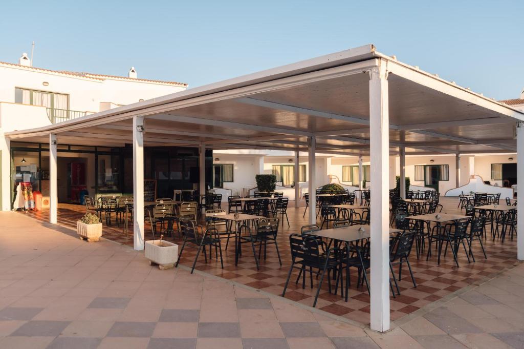 BLUESEA Lentiscos — Restaurant & bars in Cala'n Blanes, Balearic Islands
