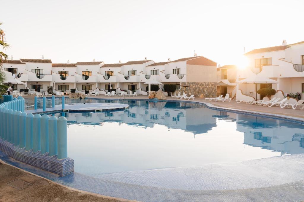 BLUESEA Lentiscos — Swimming pool in Cala'n Blanes, Balearic Islands