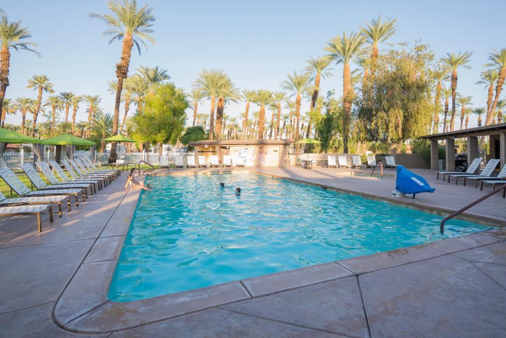 Palm Springs Camping Resort Cottage 2 photo