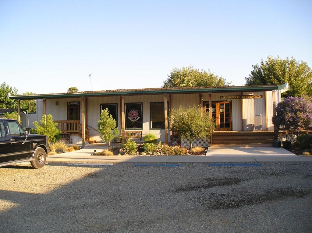 Lake Minden Camping Resort Cabin 1 photo