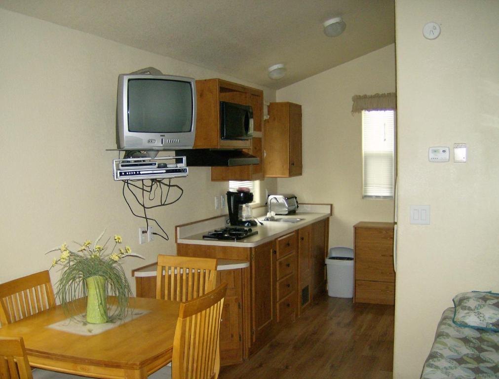 Lake Minden Camping Resort Cabin 2 photo