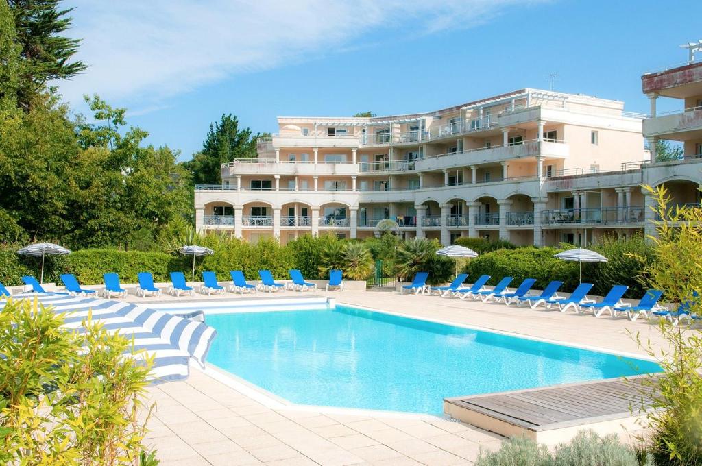 Petit nid au cœur de La Baule terrasse et piscine - 2