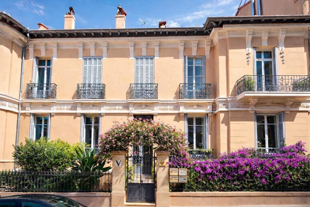 Quiet Private Apartment - 2min Train Station - 5min Palais Croisette - Private entrance - 1