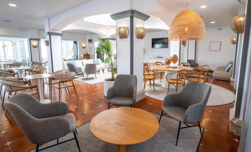BLUESEA Ses Cases D’Or — Restaurant & bars in Cala d´Or, Balearic Islands