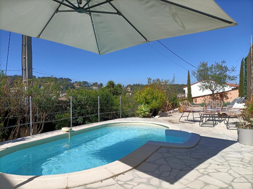 Vivez la douceur de Mougins : une maison pleine de charme pour des moments de partage - 5