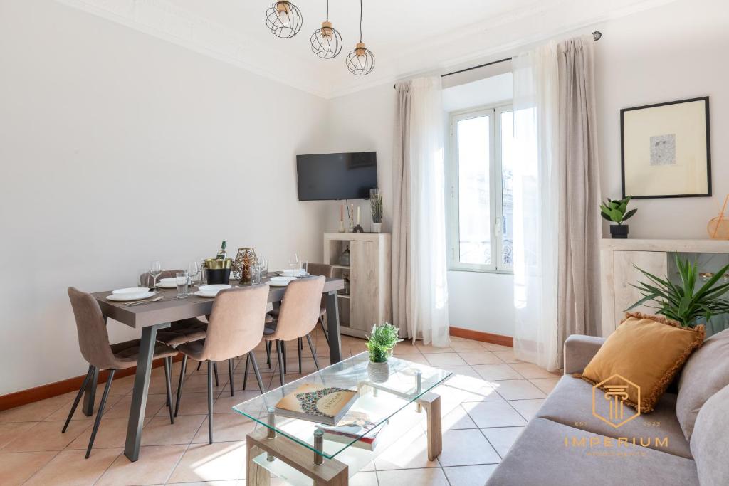 Imperium Luxury Flat - 12Pax, 4 BDRM, 8 min Metro, City Center, A-C - 5