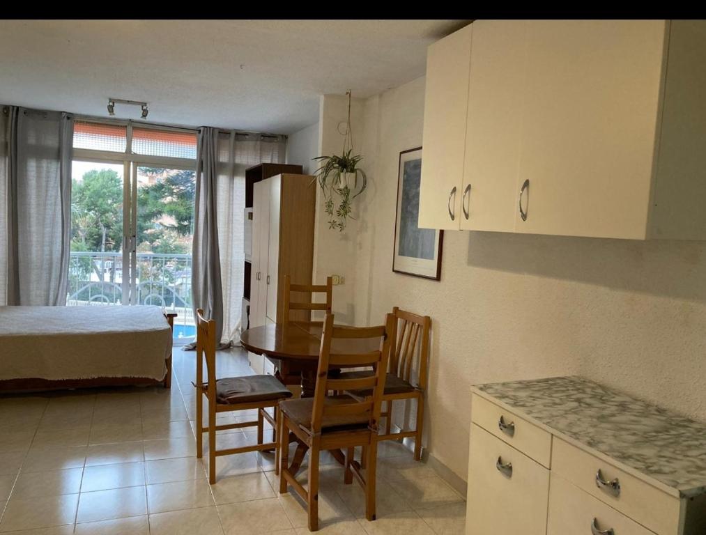 Apartamento en Benidorm con piscina - 4