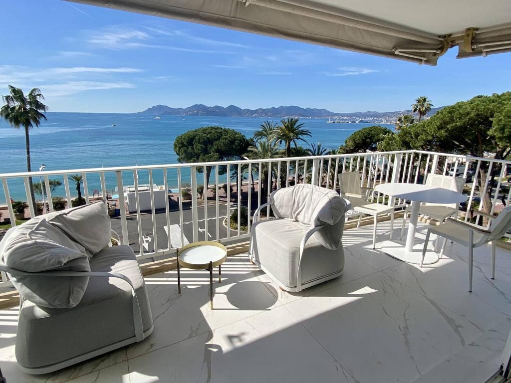 Cannes La Croisette - Magnifique 4 P face mer terrasse - 1