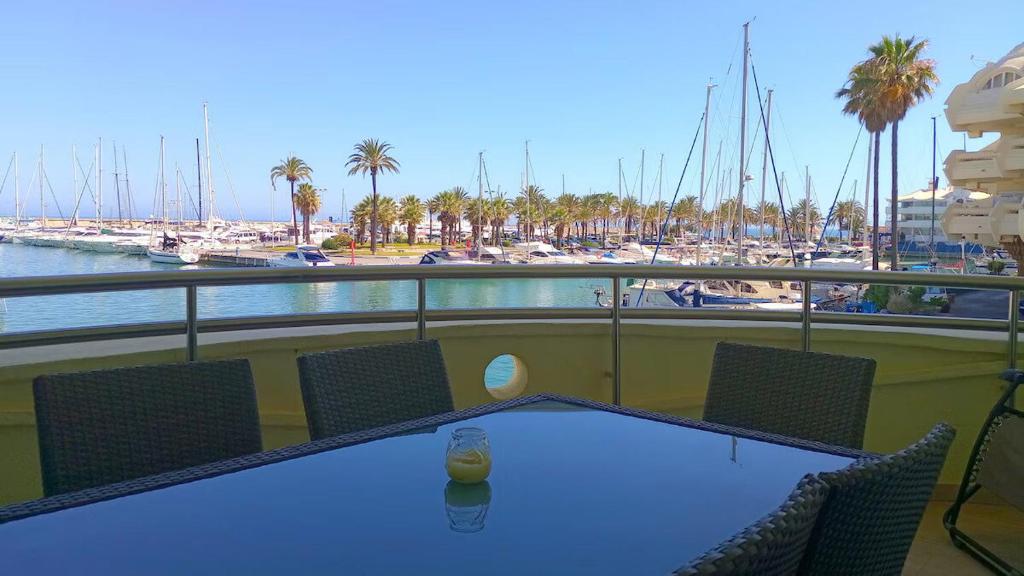 Cozy corner 2 bed apartment Island Puerto Marina - 5