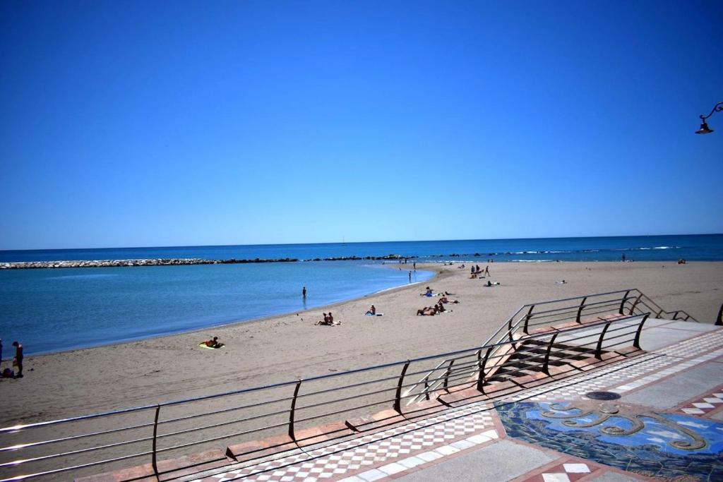 Beachfront Gem Promenade - 4