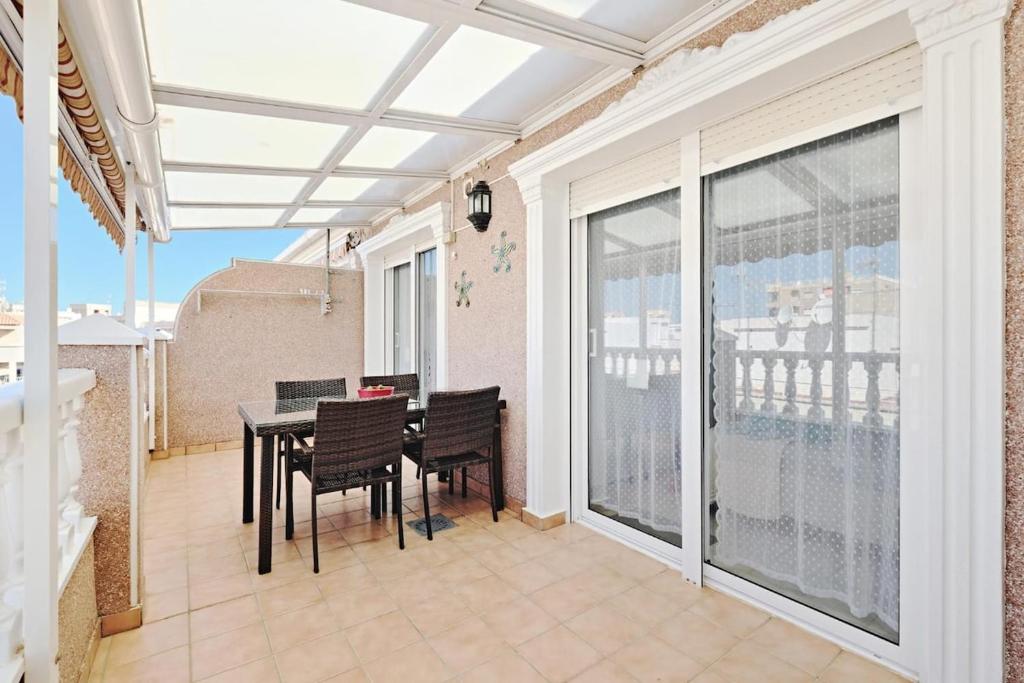 Ático SolMar - New Renovated Apartment Near Playa Los Locos & Del Cura - 4