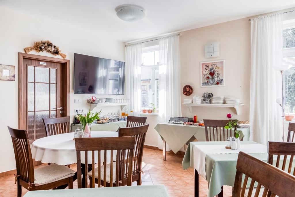 Food and beverages, Villa Walir - Spa Hotel Garni SUPERIOR in Marianske Lazne