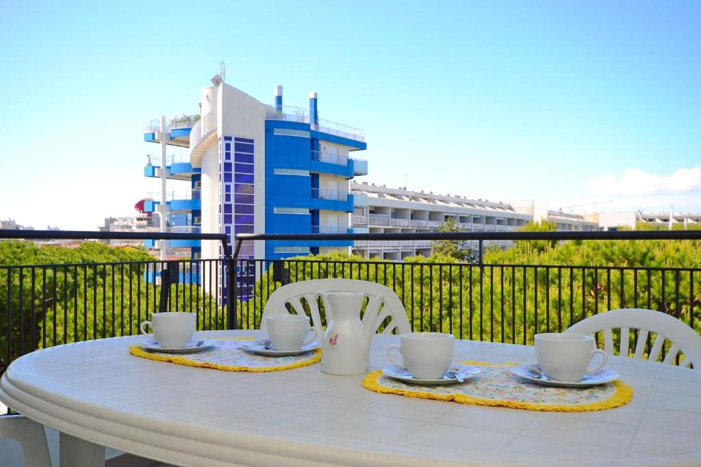 Apartment overlooking the sea and the marina - 1