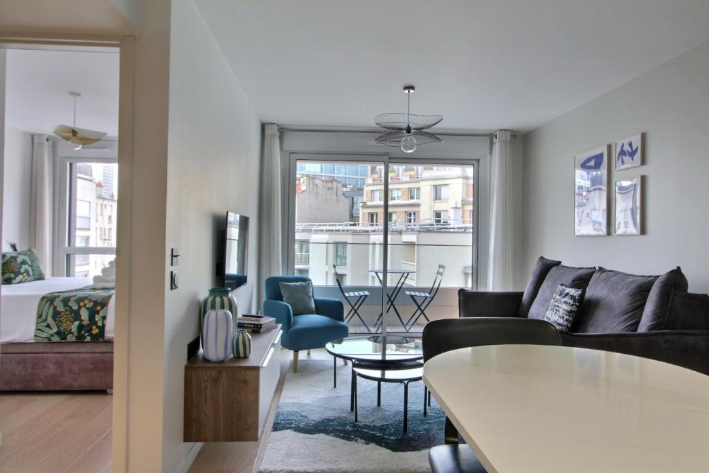 Apartment 1BD near Eiffel Tower with AC, balcony, lift - 4