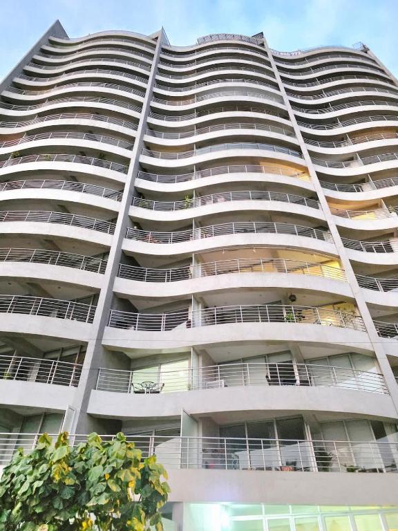 Miraflores Luxury Skytop Oceanview Apartment - 4