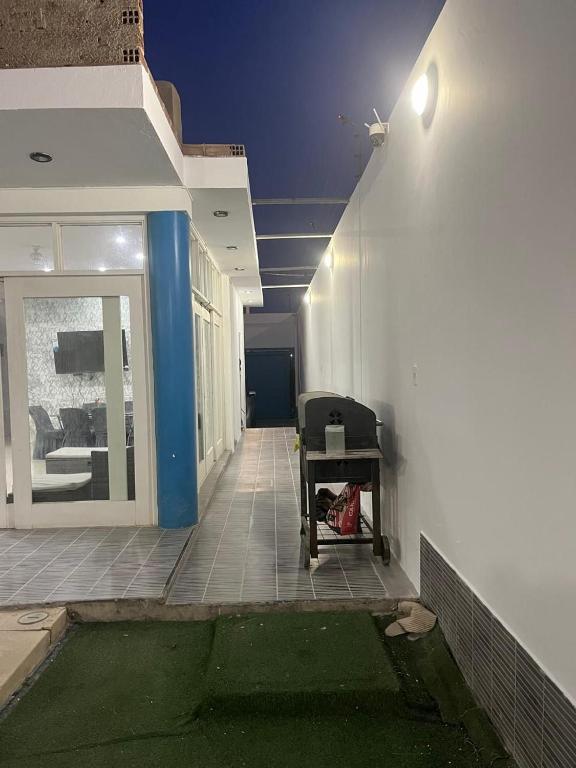 Casa Hermosa con Piscina y Cochera Privada cerca a la playa PIMENTEL CHICLAYO - 1