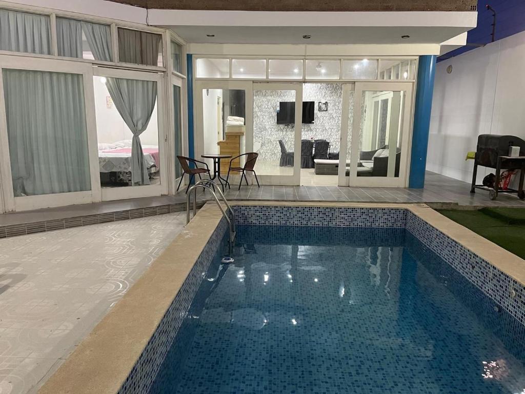 Casa Hermosa con Piscina y Cochera Privada cerca a la playa PIMENTEL CHICLAYO - 3