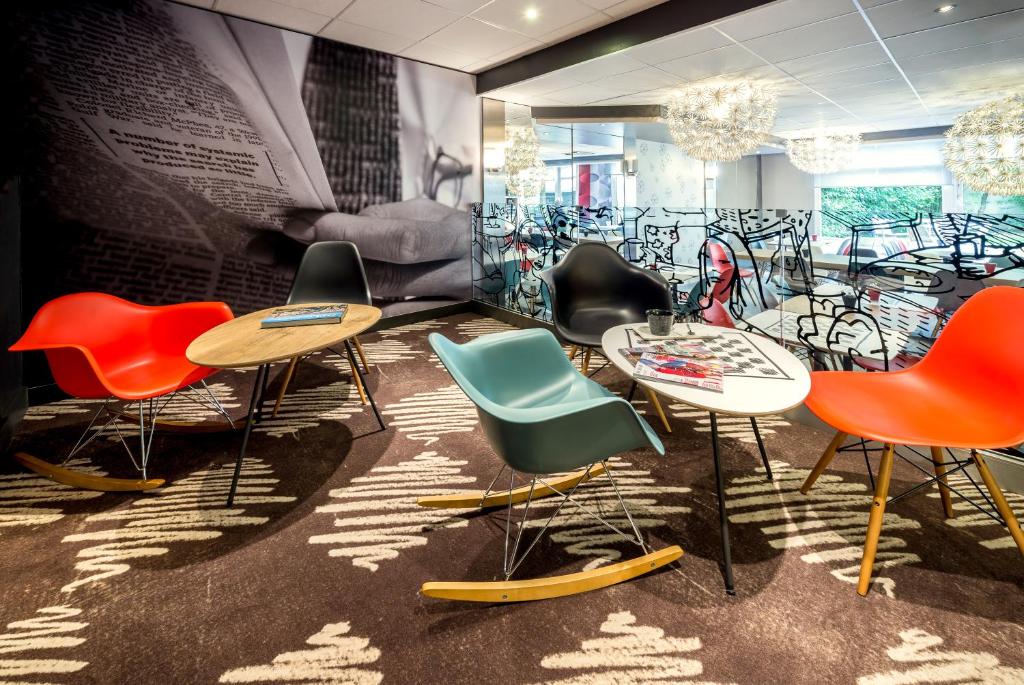 イビス パリ ポルト ドゥ ヴァンヴ パルク デ ゼクスポジシオン (Ibis Paris Porte De Vanves Parc Des Expositions) ラウンジ