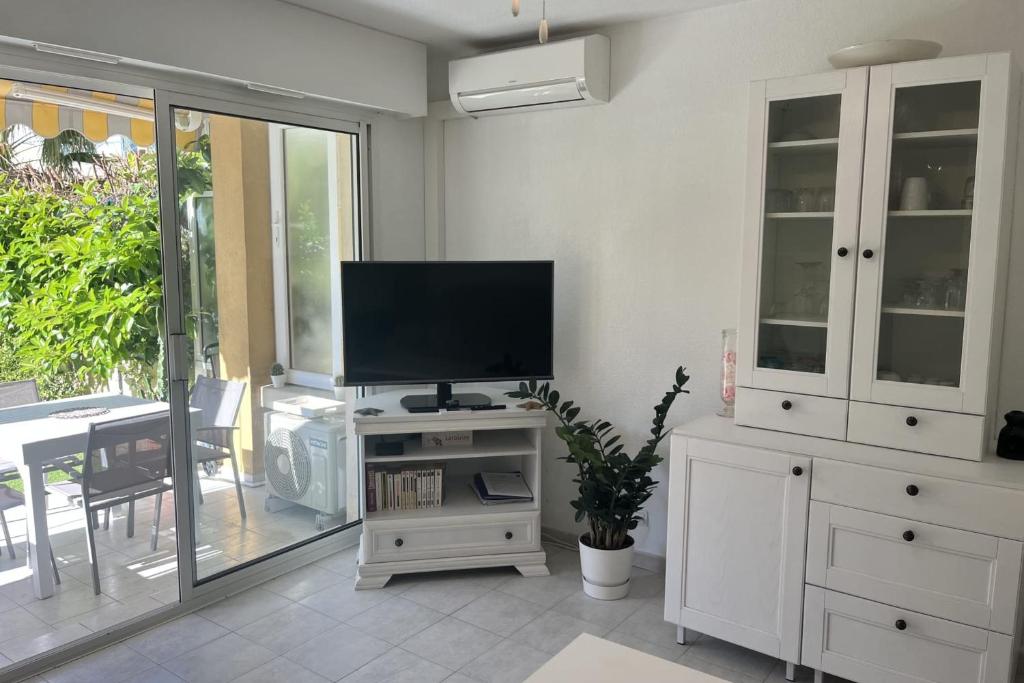 Garden studio 150 m from the beach - 1