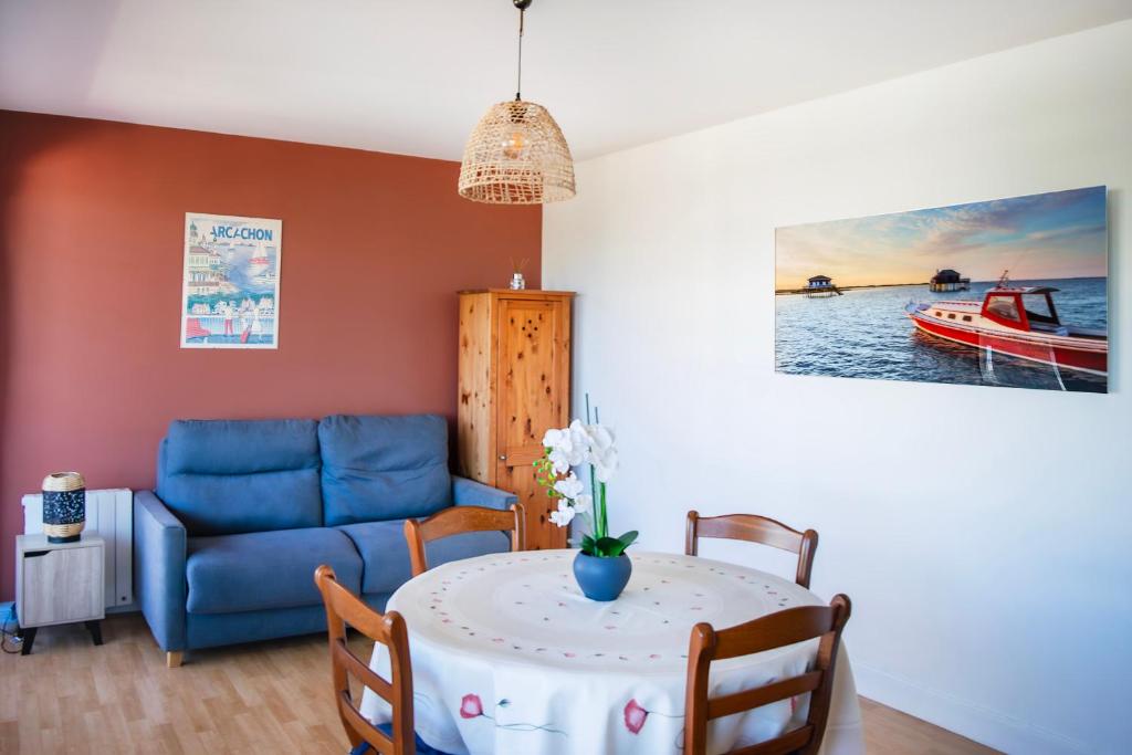 Appartement entièrement rénové avec vue sur le bassin et villa St Yves - Parking privé - 5