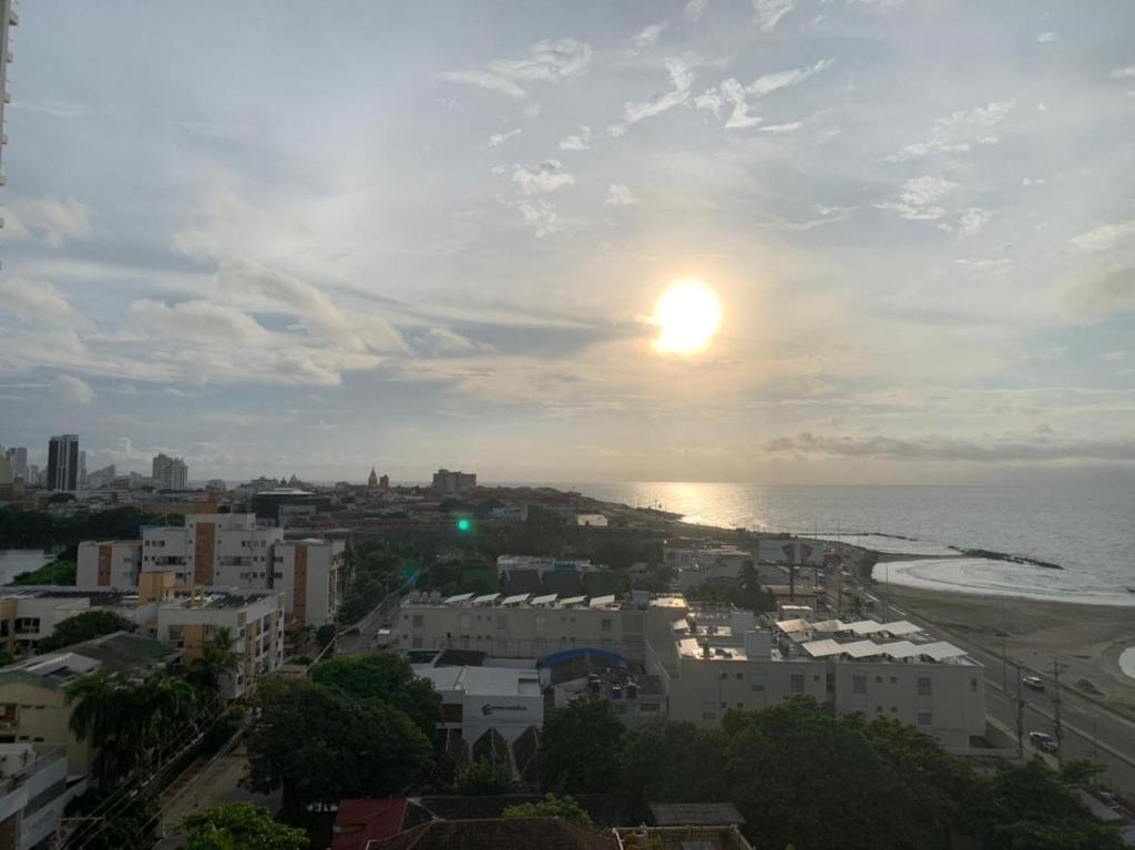 Apto en el cabrero con vista a la ciudad amurallada - 1