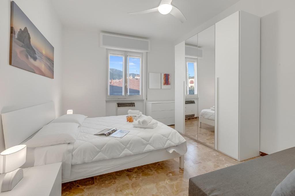 Verdi Loano Beach Apartment with Balcony - Happy Rentals - 4