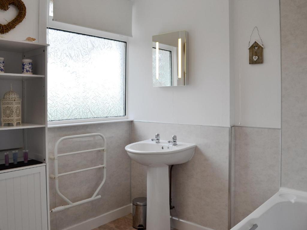 Mid Bishopton Cottage photo 2