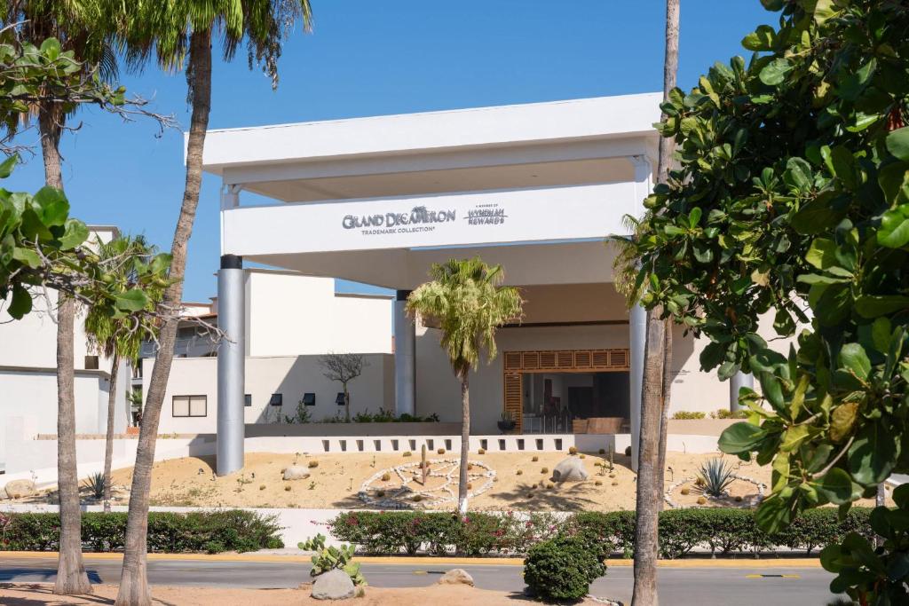 Grand Decameron Los Cabos, A Trademark All-Inclusive Resort - 3