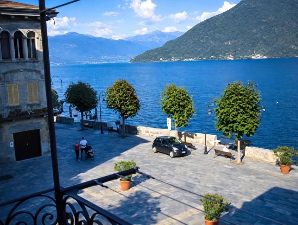 Piazzetta Lago - 1